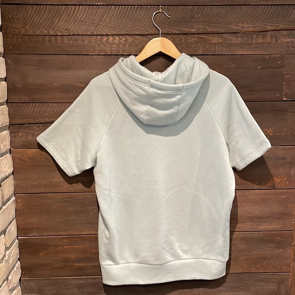 NWOT - Men's UA Short Sleeve Fleece Hoodie with Pocket - Picture 5 of 6